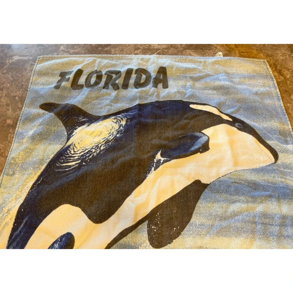 Vintage Whale Florida Ocean Beach Towel Whales Under the Sea Aquatic 26